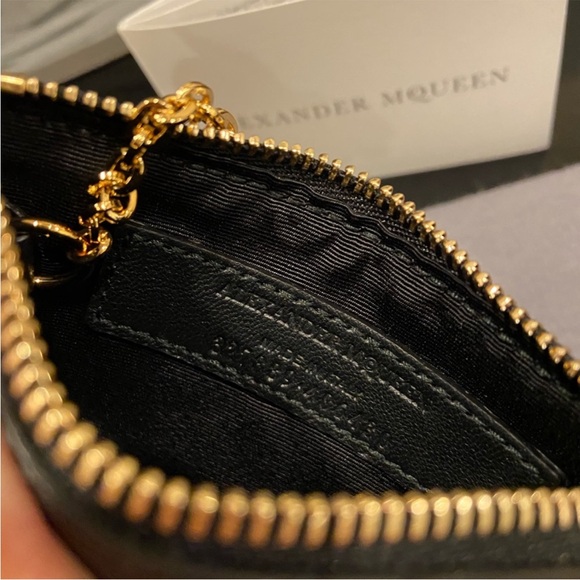 Alexander McQueen
Key Ring Pebbled Pouch - Picture 4 of 6